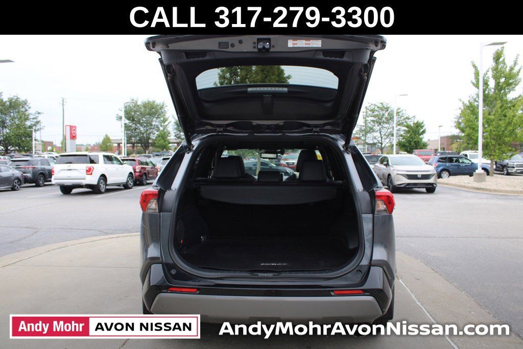 Used 2019 Toyota RAV4 XSE AWD/4WD image 9