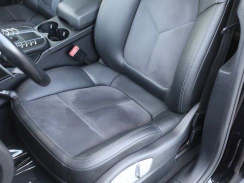 Used 2018 Porsche Macan Sport Edition AWD/4WD image 26