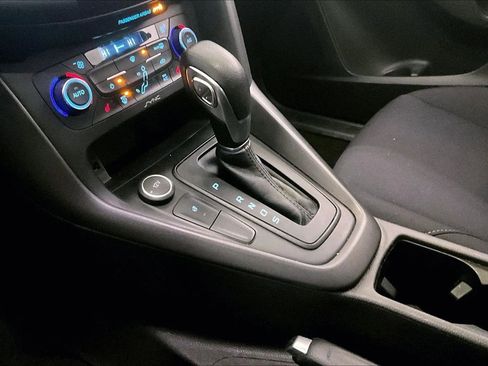 Used 2017 Ford Focus SEL w/ Cold Weather Package image 16