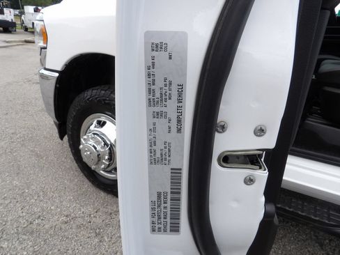Used 2024 RAM 3500 SLT w/ Quick Order Package 2YG SLT AWD/4WD image 58