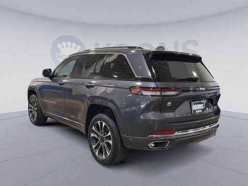 Used 2022 Jeep Grand Cherokee Overland AWD/4WD image 4