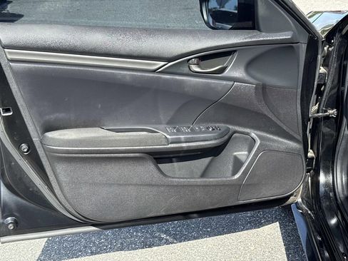 Used 2018 Honda Civic Sport image 22