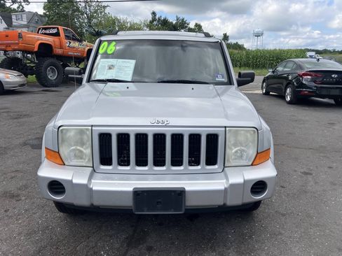 Used 2006 Jeep Commander 4WD image 4