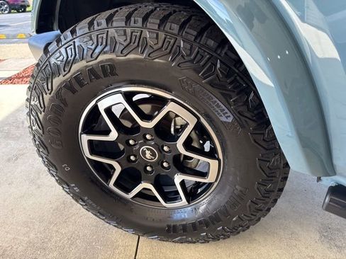 Used 2022 Ford Bronco Outer Banks image 40