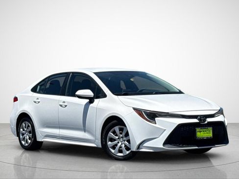 Used 2021 Toyota Corolla LE FWD image 2