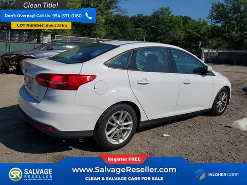 Used 2017 Ford Focus SE FWD image 4