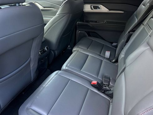 New 2026 Ford Explorer Active w/ Active Comfort Package RWD image 11
