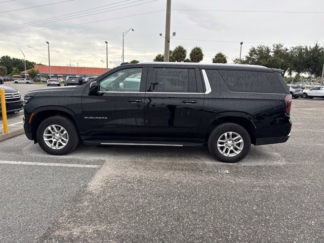 Used 2025 Chevrolet Suburban LT RWD image 5