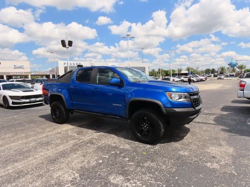 Used 2019 Chevrolet Colorado ZR2 w/ ZR2 Dusk Special Edition image 6