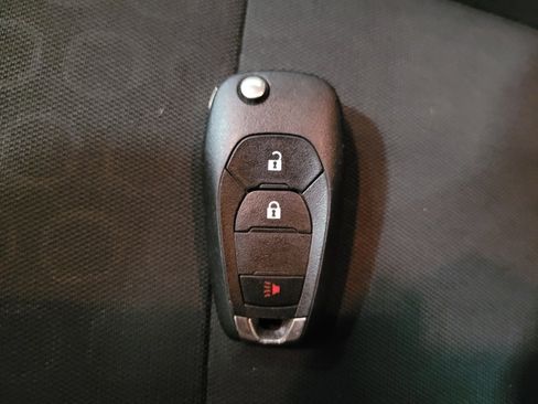 Used 2019 Chevrolet Trax LS w/ Tint and Cruise Package AWD/4WD image 32
