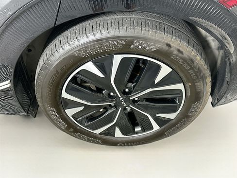 Used 2024 Kia EV6 Wind w/ Wind Technology Package AWD/4WD image 11