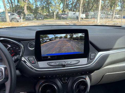 Used 2025 Chevrolet Blazer LT image 17