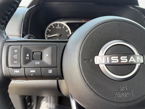 Certified 2025 Nissan Pathfinder SL image 25