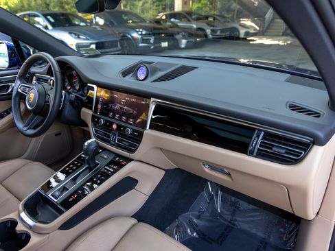 Certified 2026 Porsche Macan AWD/4WD image 56