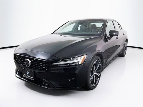 Used 2024 Volvo S60 B5 Plus image 3