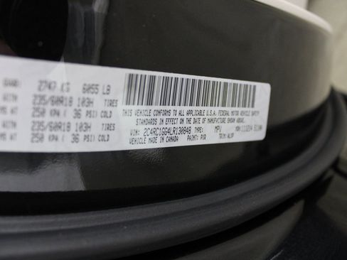 Used 2020 Chrysler Pacifica Limited image 45