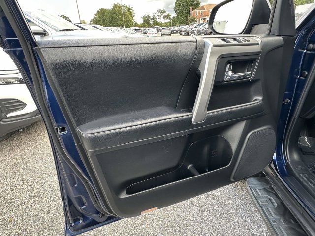 Used 2021 Toyota 4Runner SR5 AWD/4WD image 15
