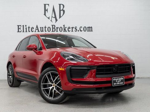 Used 2024 Porsche Macan w/ Premium Plus Package image 48