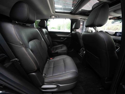 Used 2024 MAZDA CX-90 Plug-In Hybrid w/ Premium Pkg AWD/4WD image 25