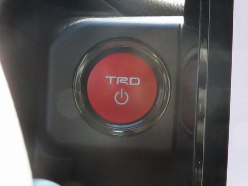 Used 2025 Toyota 4Runner TRD Off-Road Premium image 35