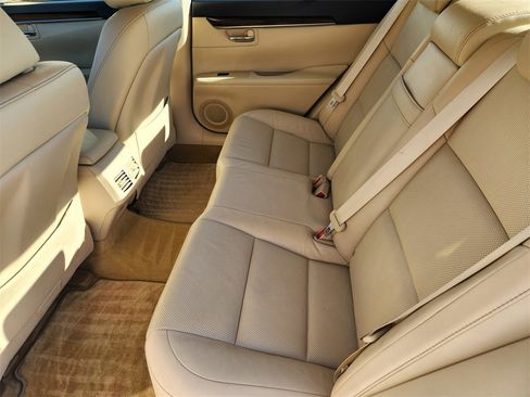 Used 2013 Lexus ES 350 image 29