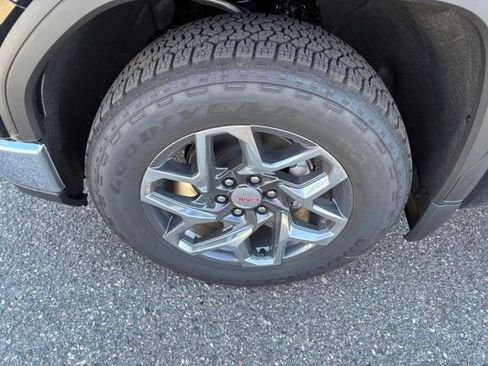 New 2026 GMC Sierra 1500 SLT AWD/4WD image 11