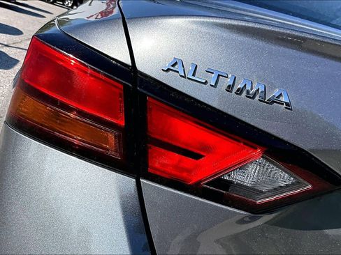 Used 2022 Nissan Altima 2.5 SR FWD image 28