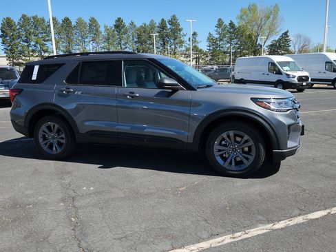 New 2026 Ford Explorer Active AWD/4WD image 15