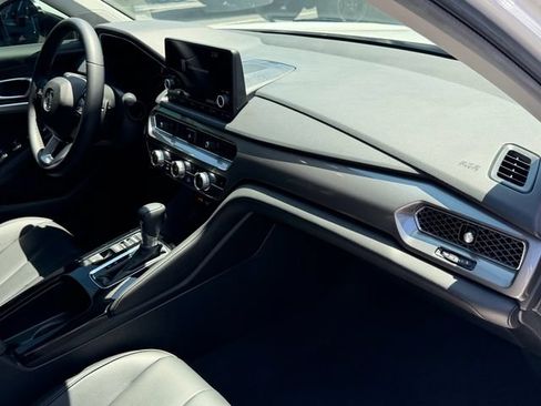 Used 2025 Acura Integra FWD image 17