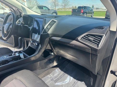 Used 2022 Ford Edge SE image 35