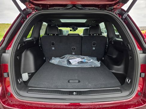 New 2025 Jeep Grand Cherokee Limited w/ Luxury Tech Group II image 31