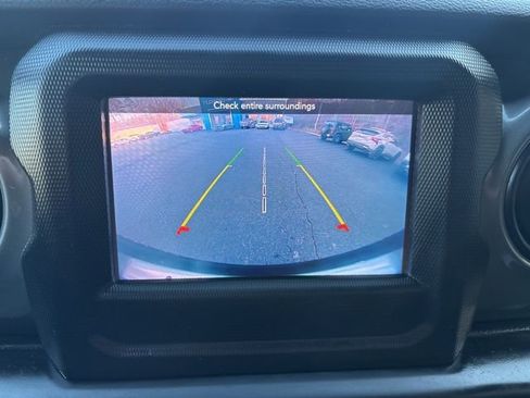 Used 2023 Jeep Wrangler Sport S image 39