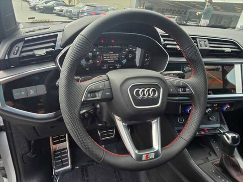 Used 2025 Audi Q3 2.0T Premium Plus w/ Premium Plus Package AWD/4WD image 25