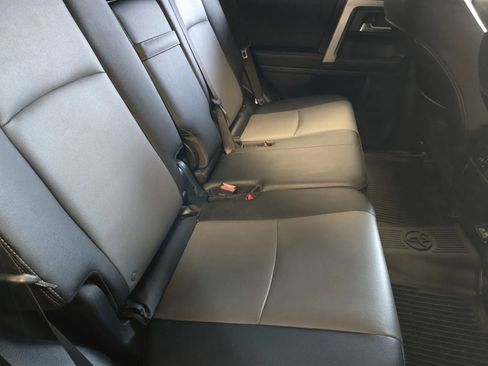 Used 2023 Toyota 4Runner SR5 Premium w/ Moonroof Package AWD/4WD image 9