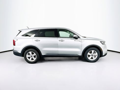 Used 2022 Kia Sorento LX FWD image 10