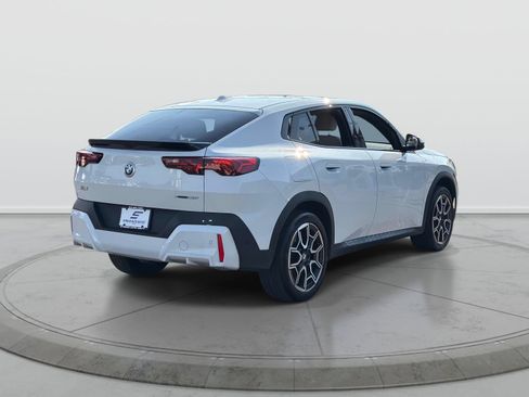 Used 2025 BMW X2 xDrive28i AWD/4WD image 7