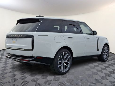 New 2025 Land Rover Range Rover SE image 4