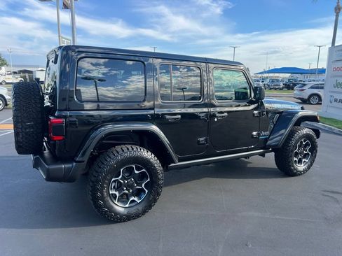 Used 2023 Jeep Wrangler Unlimited Rubicon 4xe w/ Cold Weather Group AWD/4WD image 10