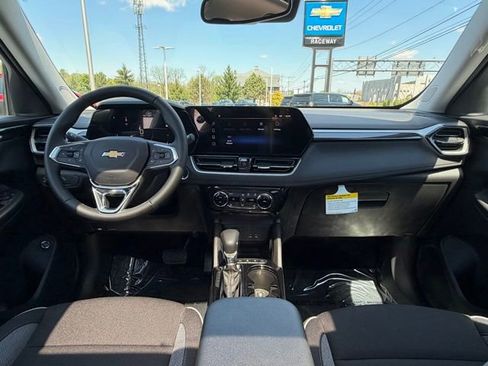 New 2026 Chevrolet TrailBlazer LT w/ Convenience Package AWD/4WD image 3