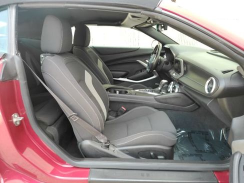 Used 2017 Chevrolet Camaro LT w/ Technology Package RWD image 22