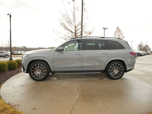 New 2026 Mercedes-Benz GLS 450 4MATIC image 4