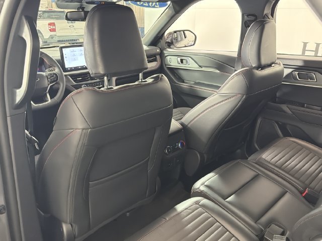 Used 2026 Ford Explorer ST-Line w/ ST-Line Street Pack AWD/4WD image 18