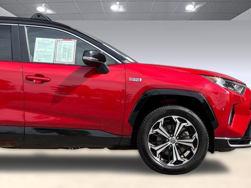 Certified 2021 Toyota RAV4 XSE w/ Weather Package AWD/4WD image 34