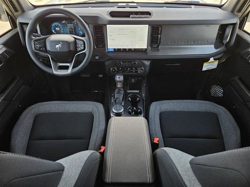 New 2025 Ford Bronco 4-Door image 9