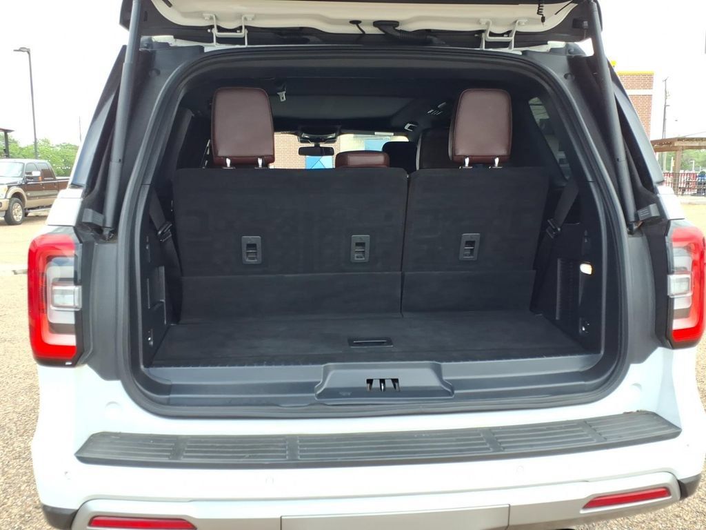 Used 2022 Ford Expedition Limited RWD image 14