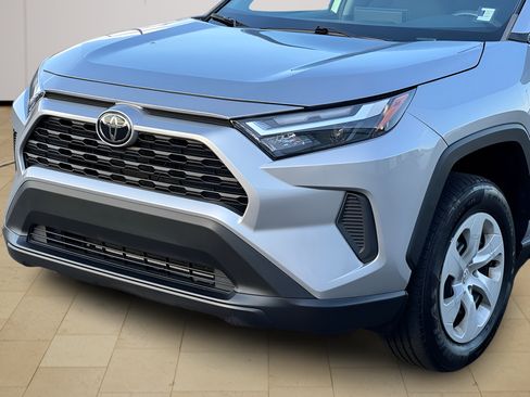 Used 2023 Toyota RAV4 LE FWD image 32