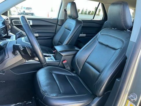 Used 2020 Ford Explorer XLT w/ Equipment Group 202A image 14