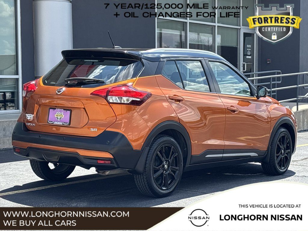 Used 2020 Nissan Kicks SR w/ SR Premium Package FWD image 3