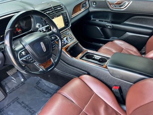 Used 2018 Lincoln Continental Reserve w/ Continental Climate Package AWD/4WD image 11