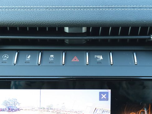 New 2026 Jeep Grand Cherokee Altitude AWD/4WD image 22